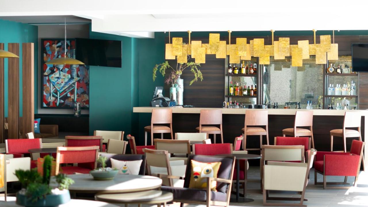 Metria Hotel 莱昂 外观 照片 The bar at the hotel