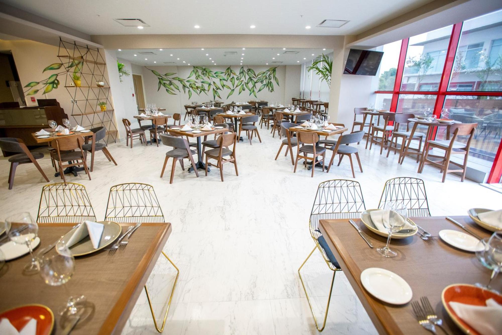 Metria Hotel 莱昂 外观 照片 Interior of the restaurant